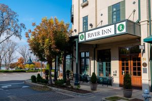 Alojamiento - River Inn of Harbor Town