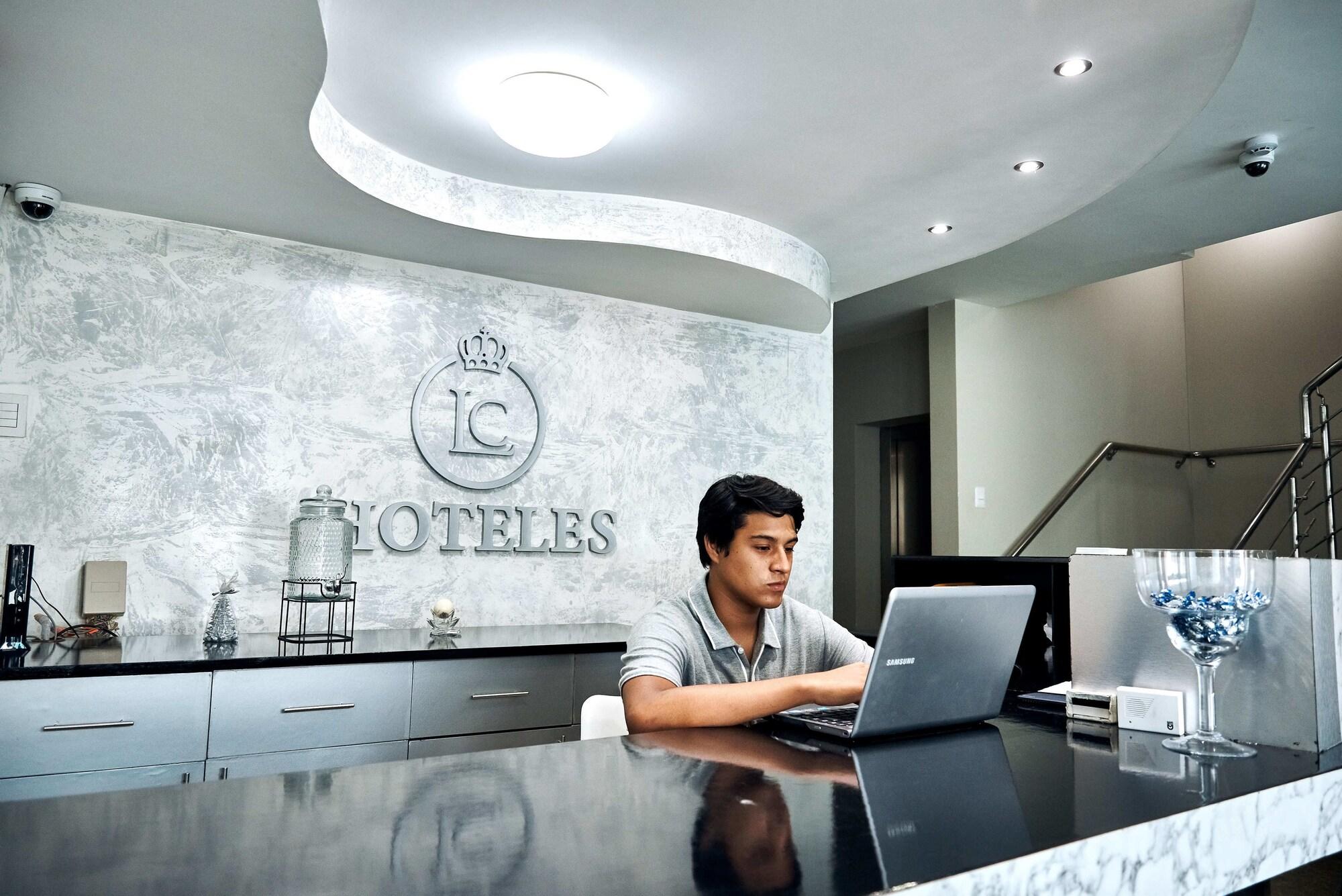 Vista Lobby Lc Piura Hotel