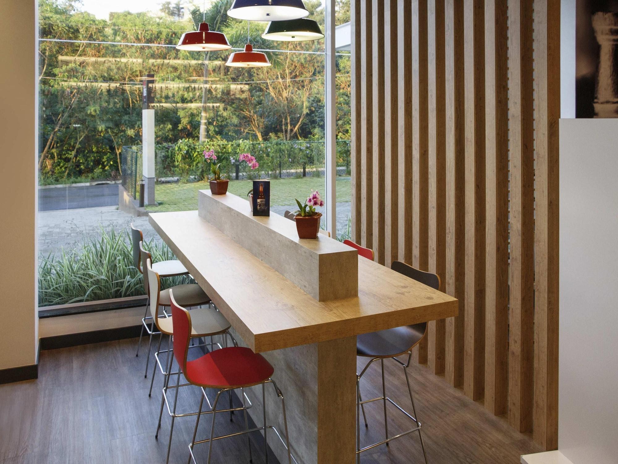 Bar/Salón ibis Itatiba