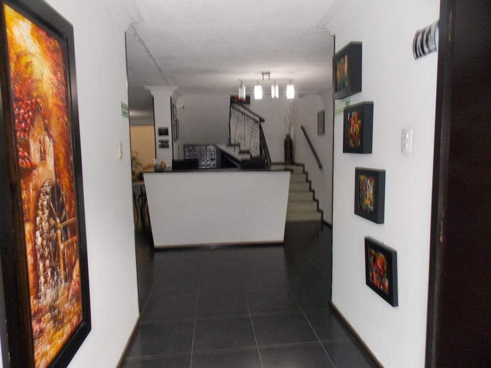 Varios Central House Hotel