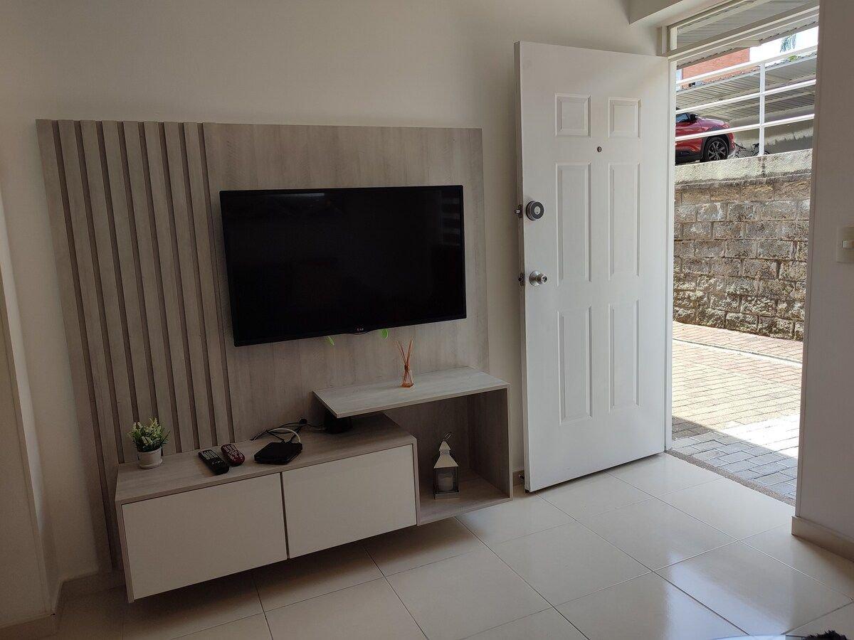 Equipamiento de Habitación Casa de 3 niveles y terraza | Familiar por mes