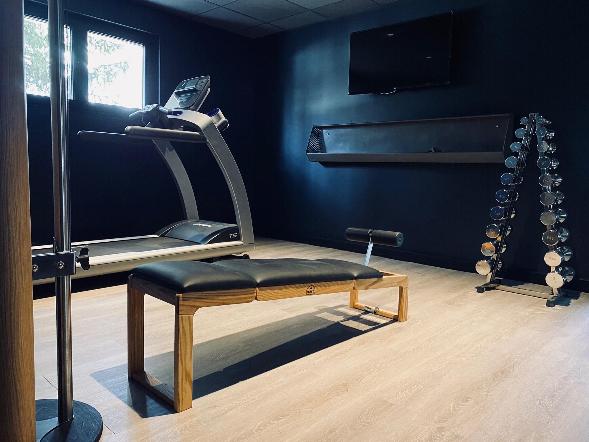Gimnasio Hotel 16 - 150