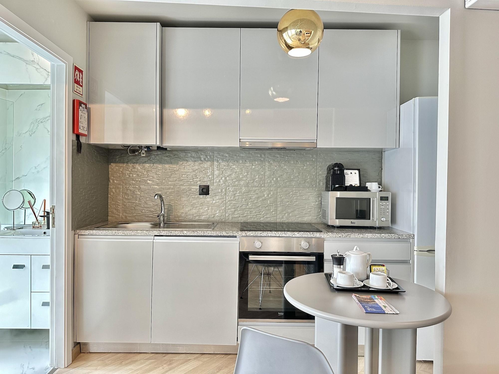 Equipamiento de Habitación YOUROPO - Capela