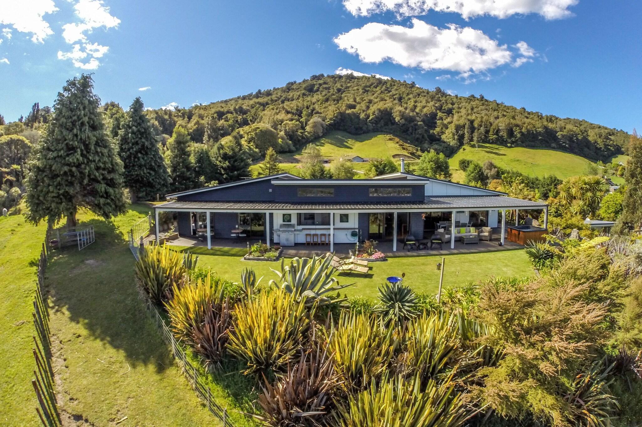 Vista Exterior City Lights Boutique Lodge