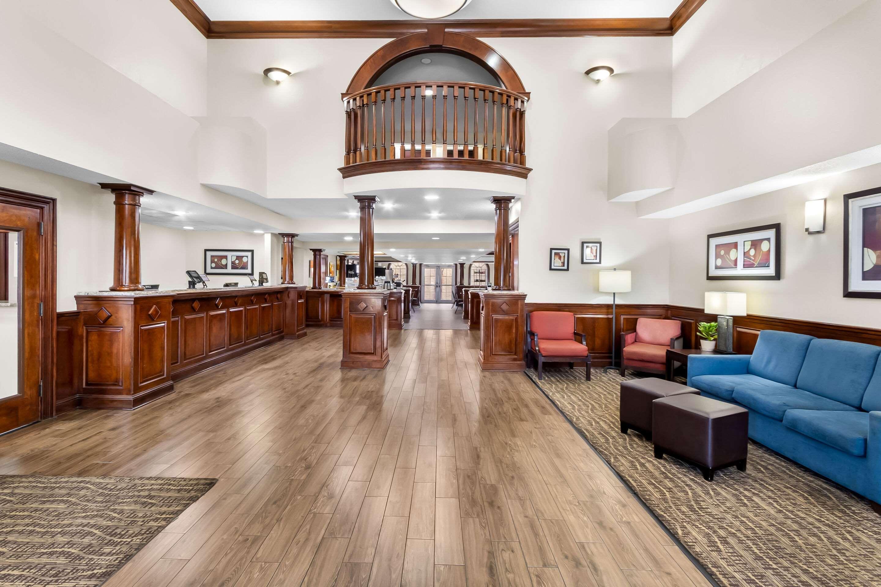 Vista Lobby Comfort Suites Sumter