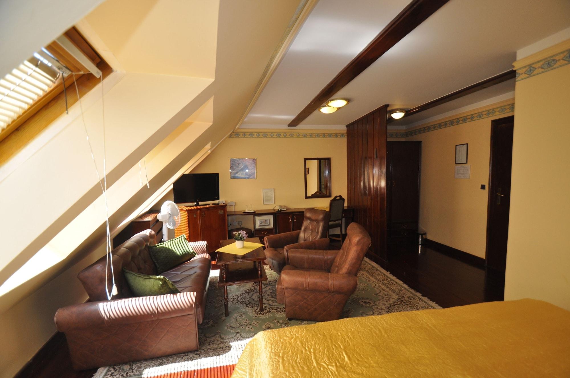 Comodidades del Alojamiento Barbakan Hotel