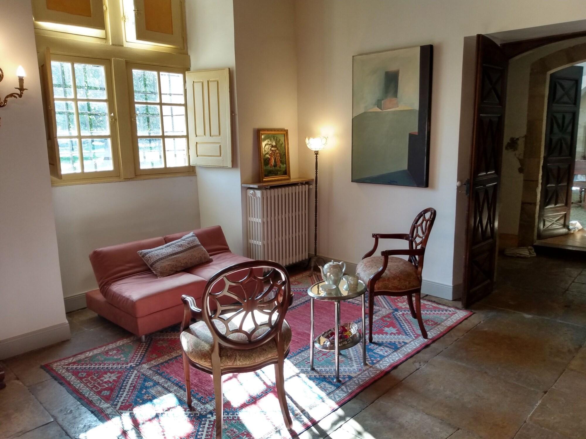 Vista Lobby Château de Balsac
