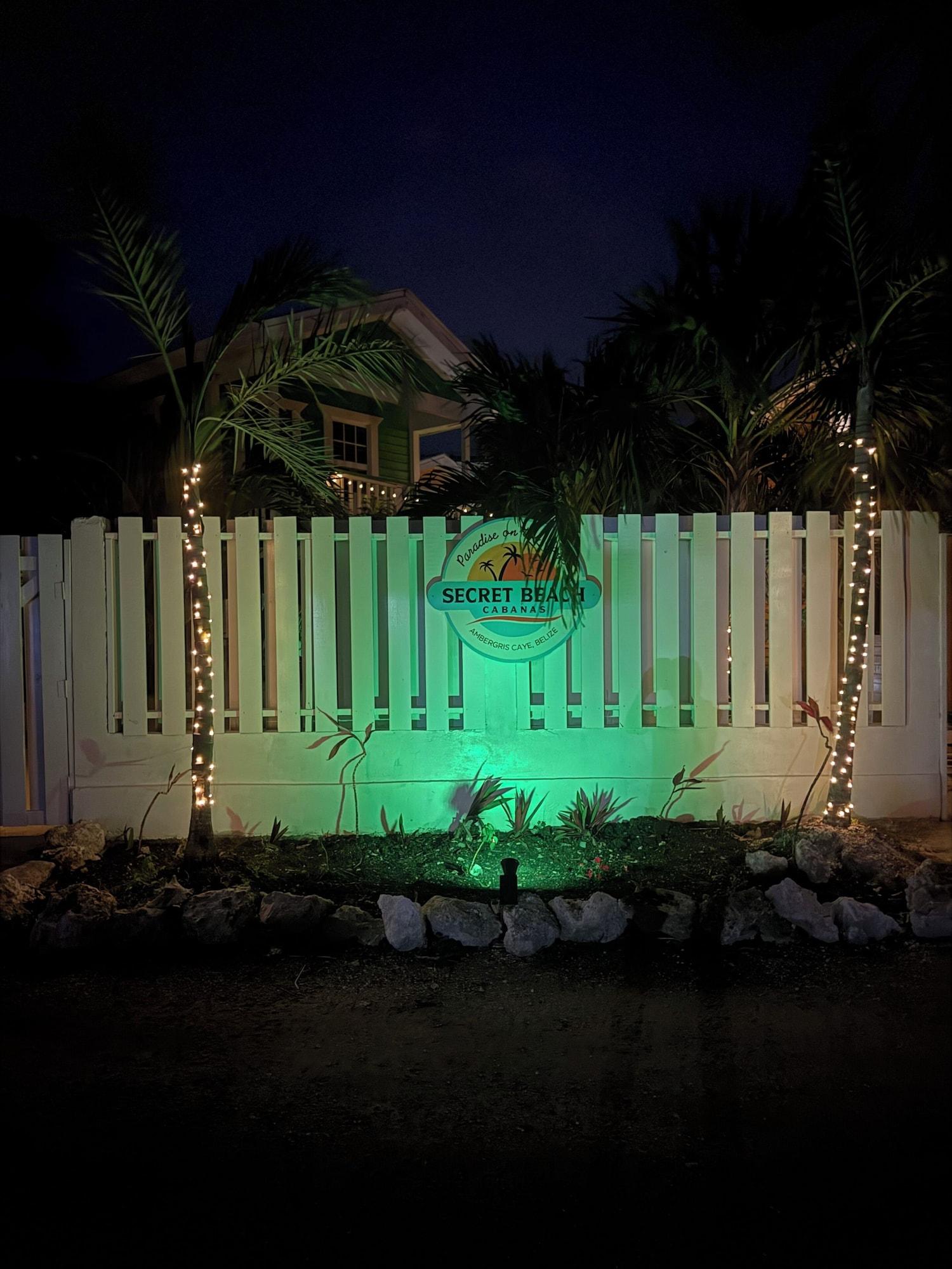 Vista Piscina Secret Beach Cabanas, Green Cabana. Sea Views just steps to water access!