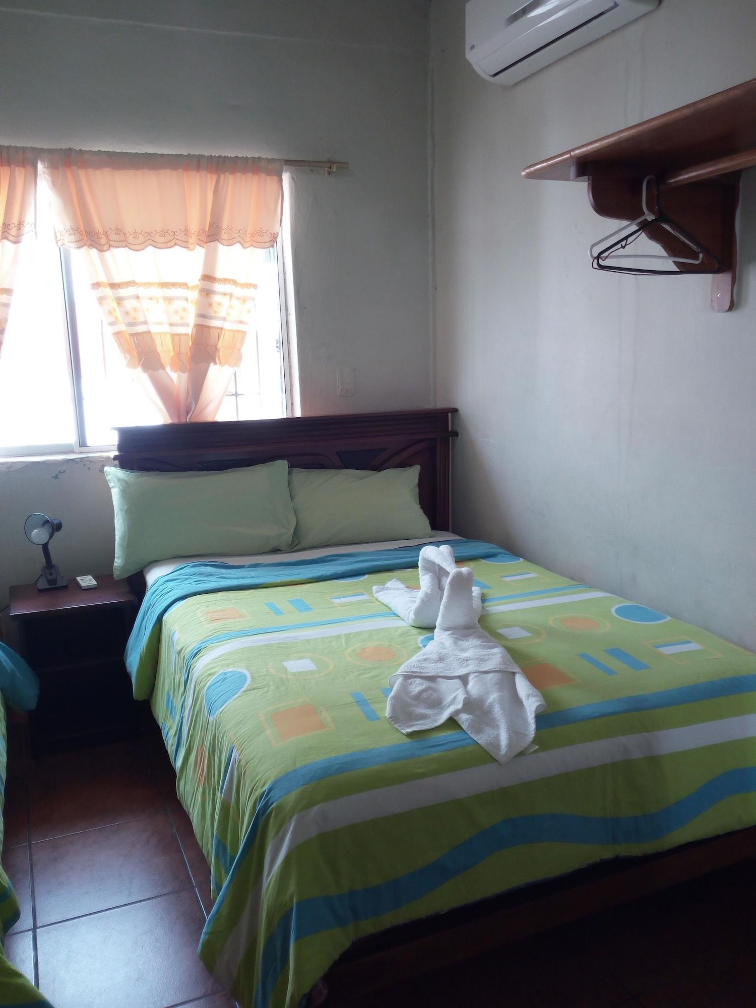 Equipamiento de Habitación Hostal Miconia