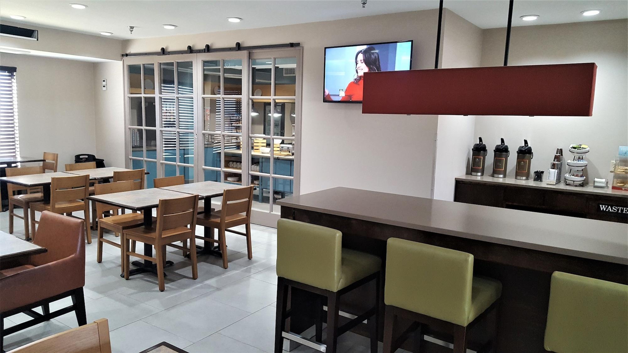 Restaurant Country Inn & Suites by Radisson, Bryant (Little Rock), AR