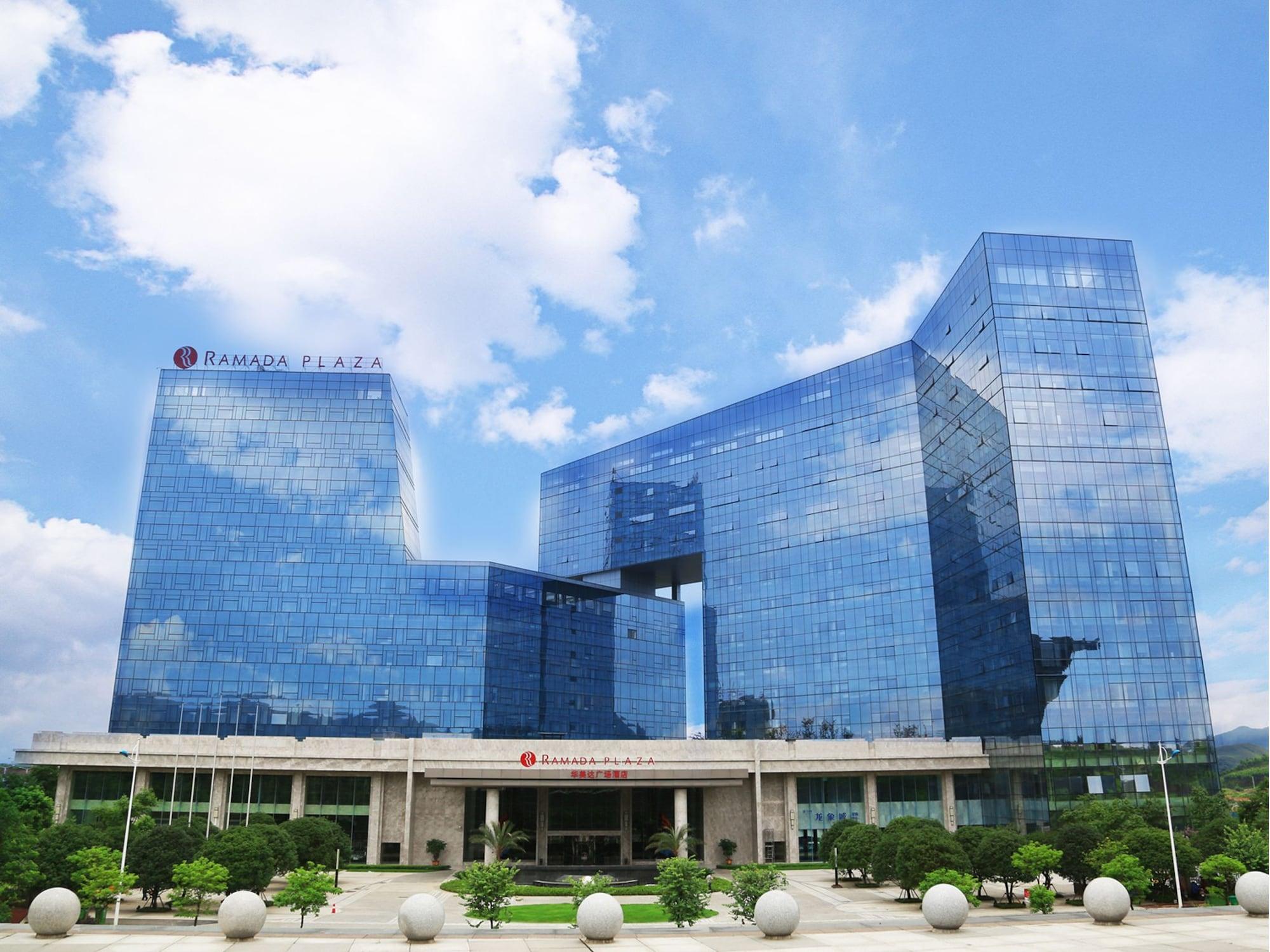 Vista Exterior Ramada Plaza Liuzhou Liudong