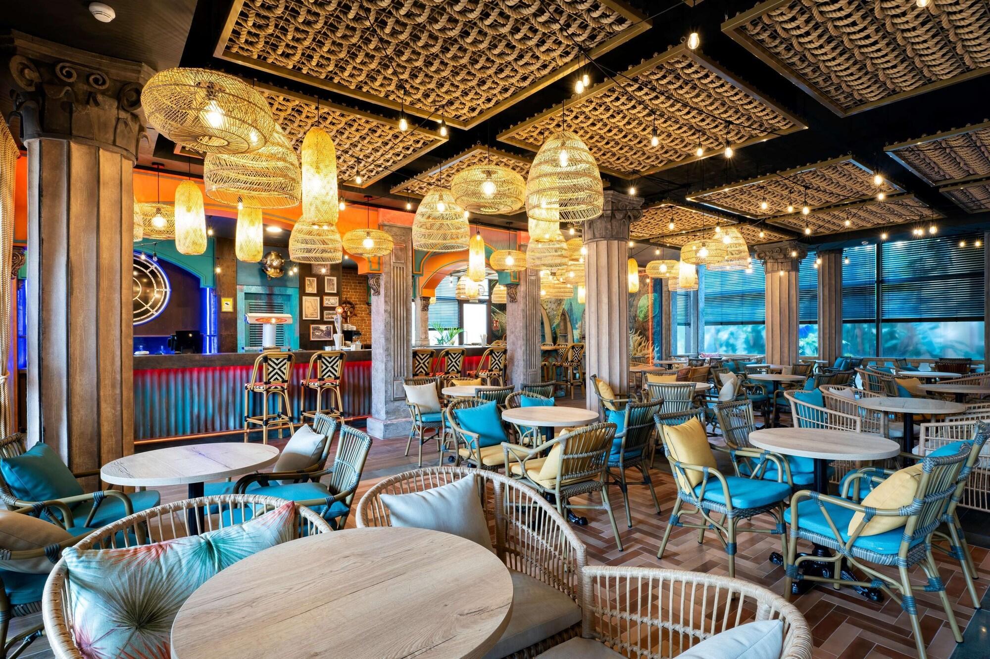 Vista Lobby PortAventura Hotel Caribe - Includes unlimited access to PortAventura Park & 1 access to Ferrari Land