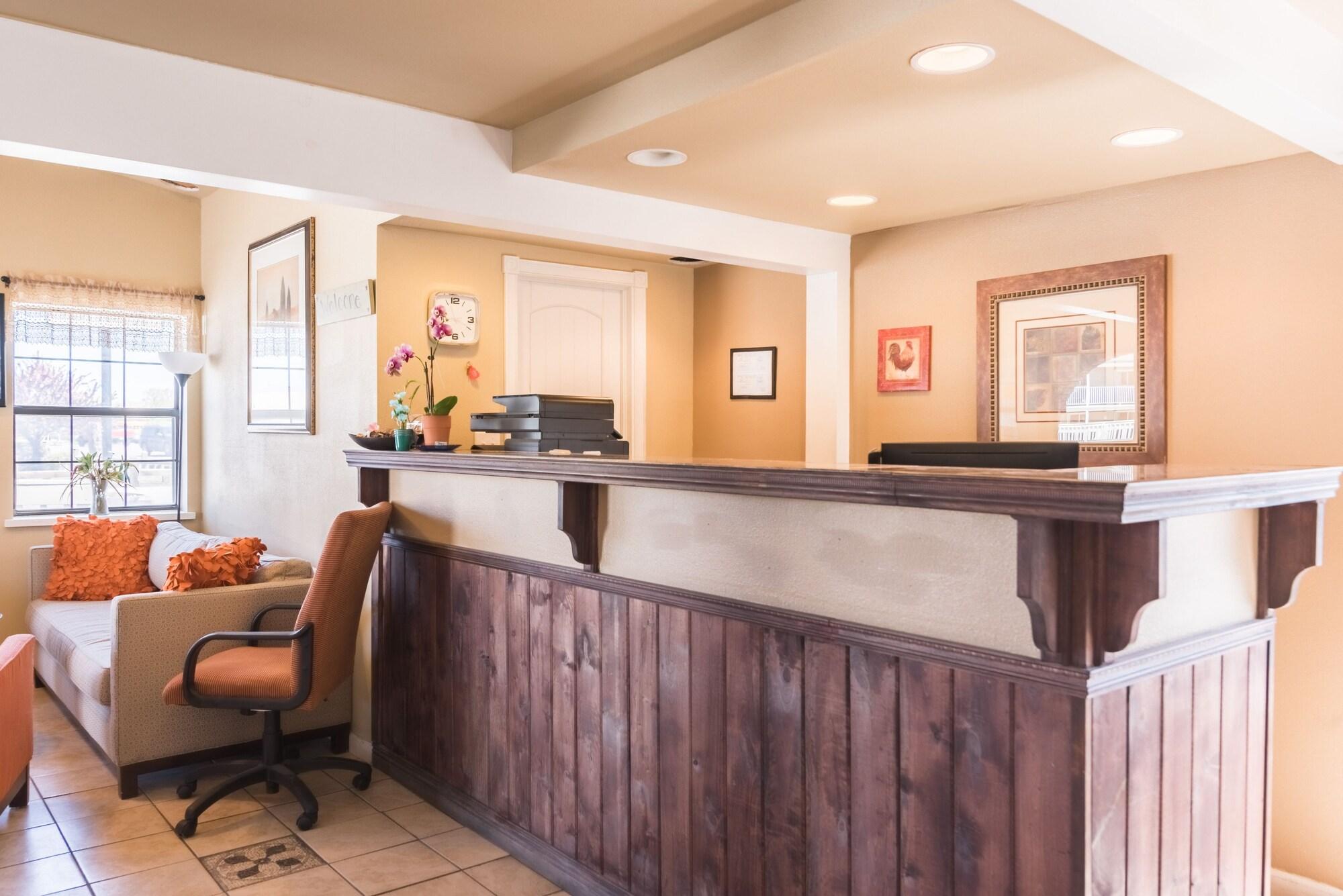 Vista Lobby 1st Interstate Inn Montrose