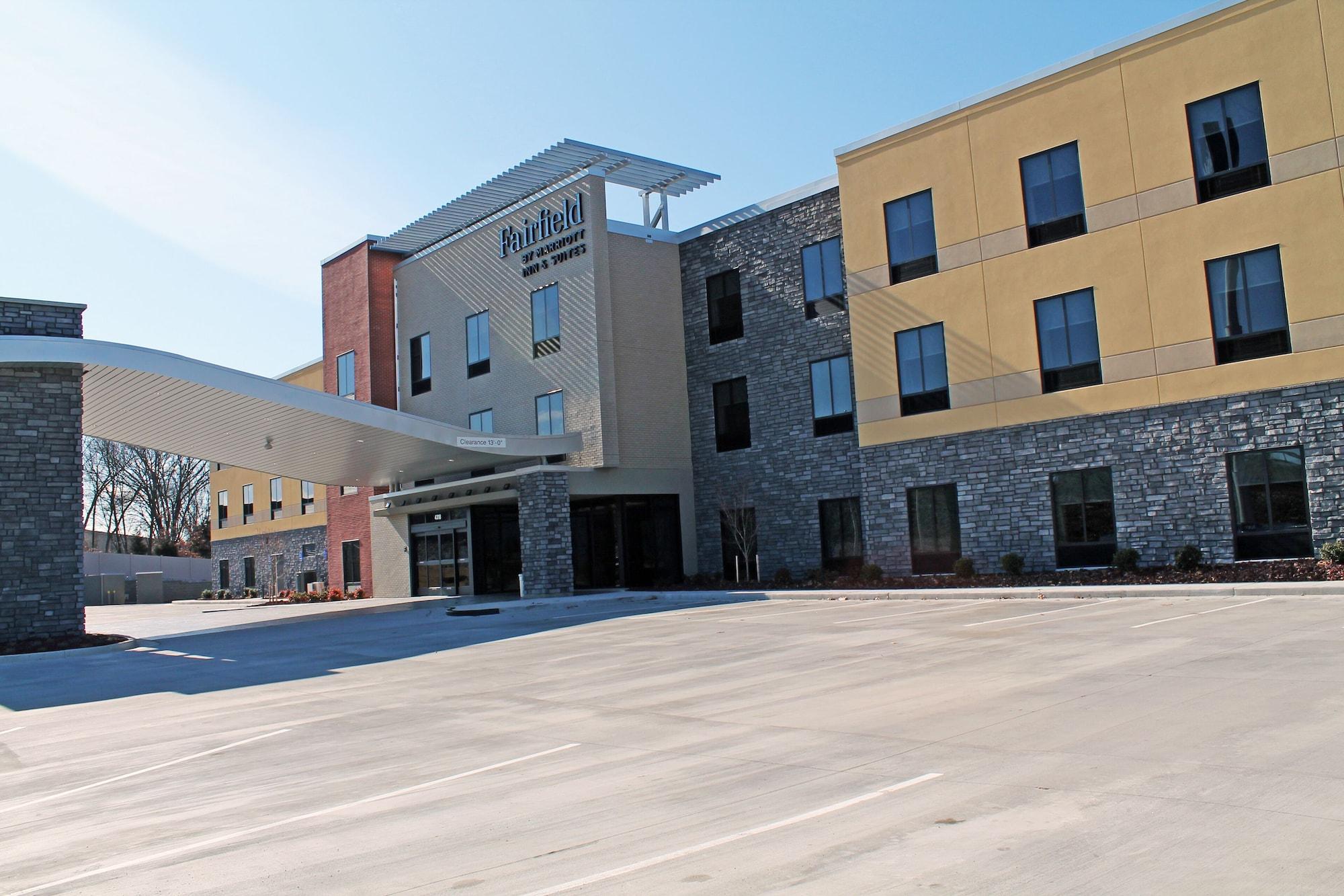 Vista Exterior Fairfield Inn & Suites by Marriott St. Louis South