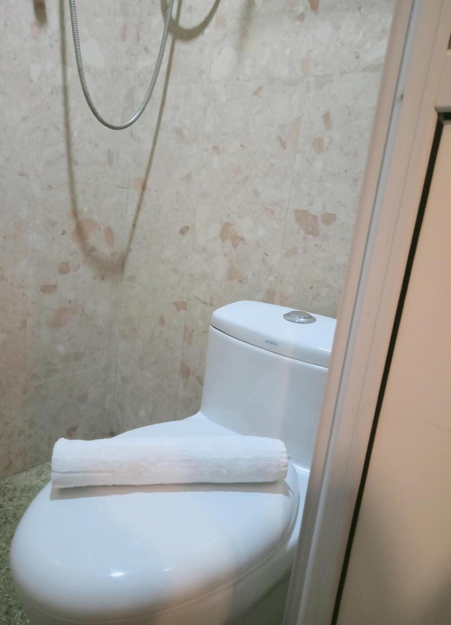 Equipamiento de Habitación Hotel Zamburger Sg Bakap