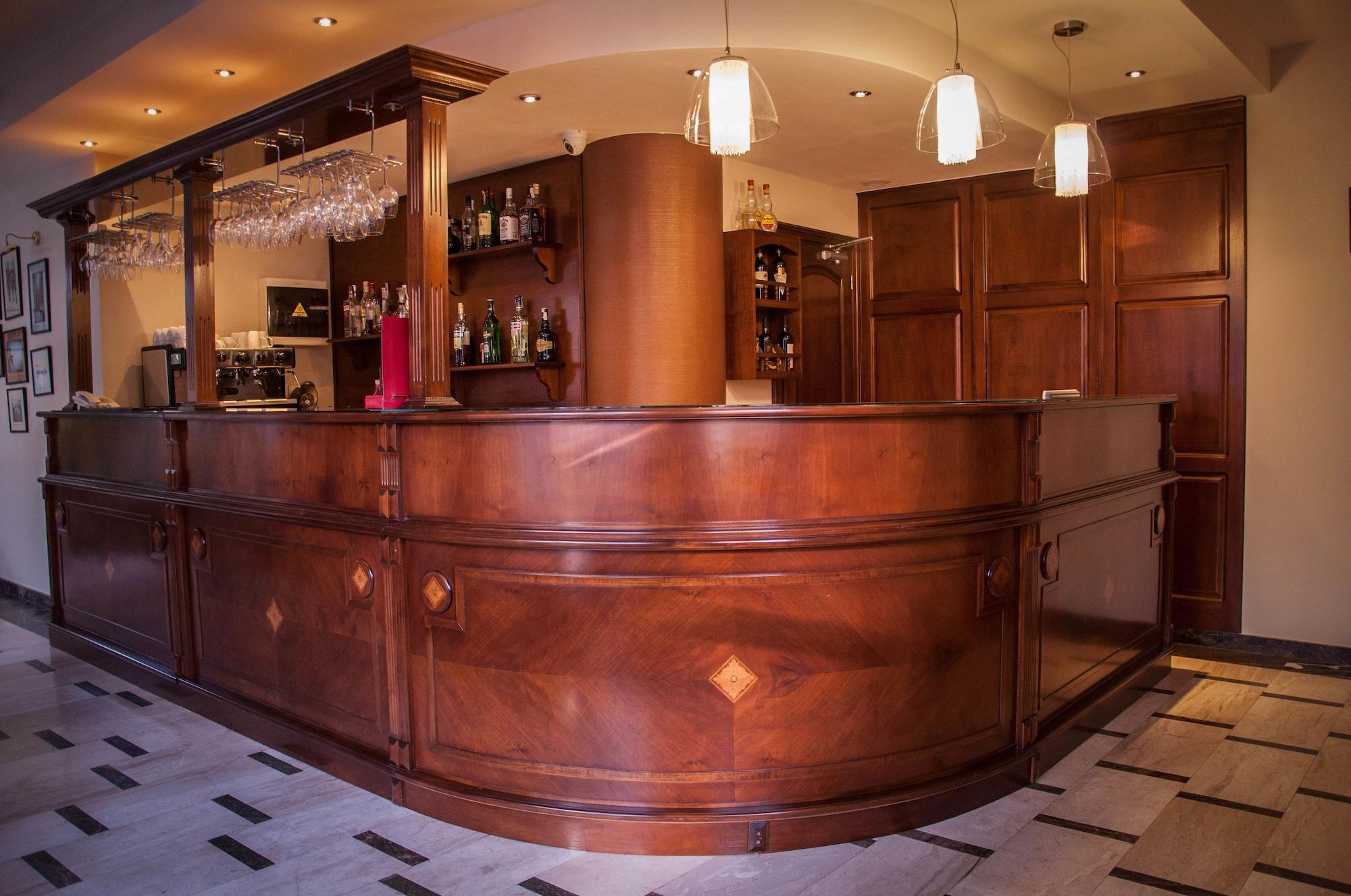 Bar/Salón Hotel Edelweiss
