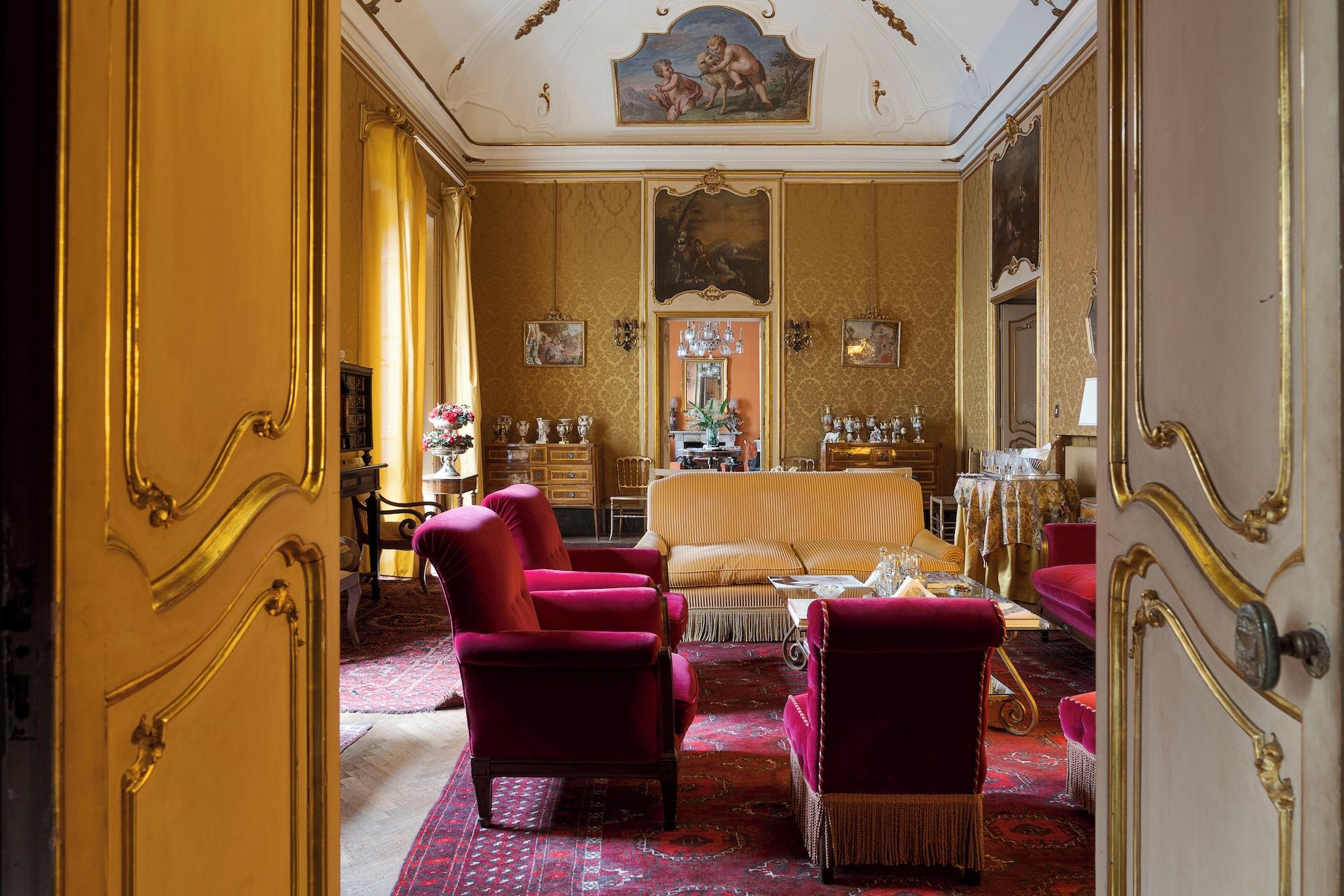 Sala de Reuniones Palazzo Arone dei Baroni di Valentino