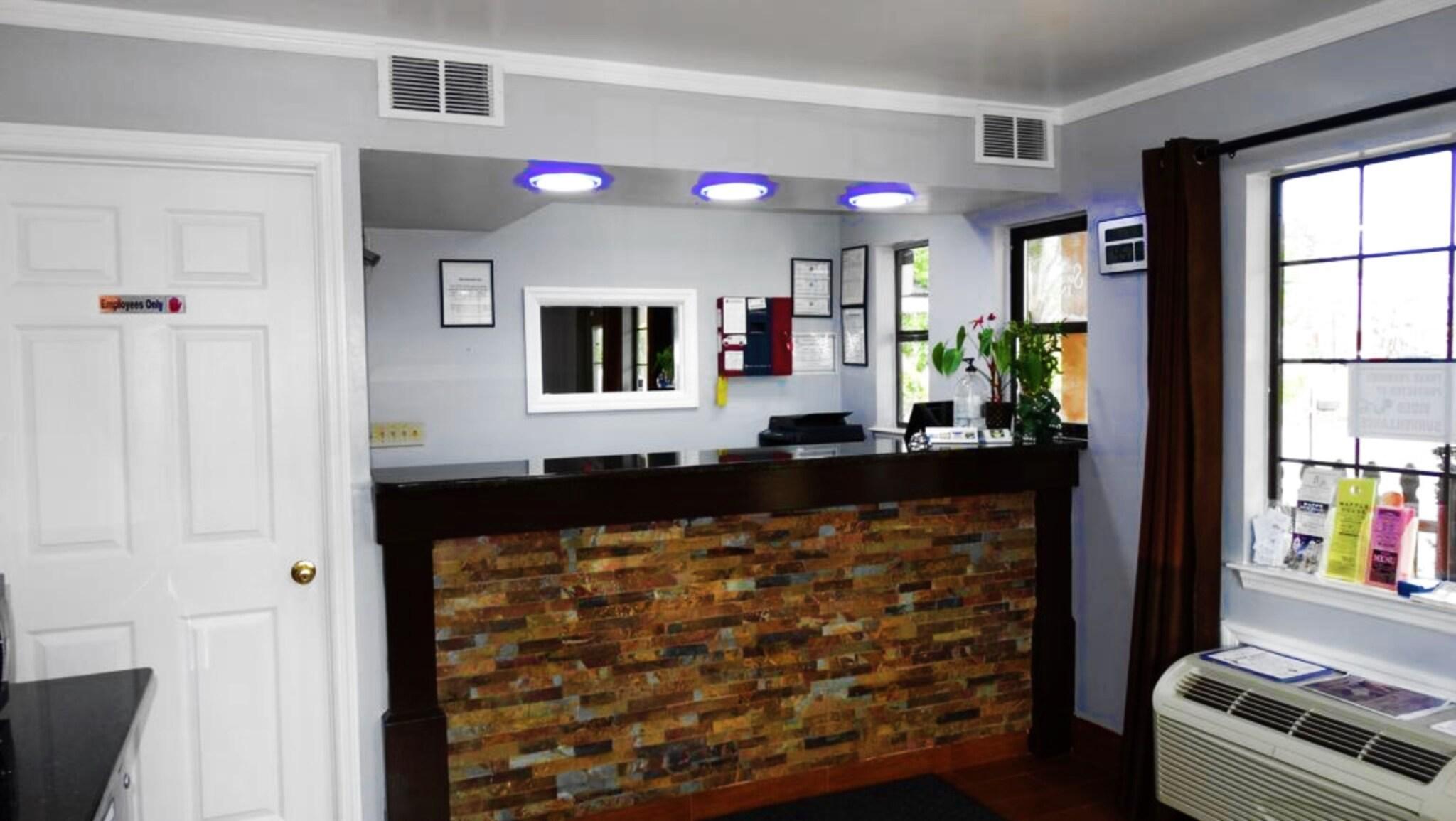 Vista Lobby Savannah Inn Savannah I-95 North