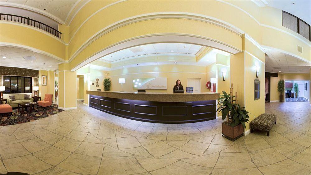 Vista Lobby Holiday Inn Charleston - Mount Pleasant