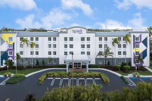 Alojamiento - Spark by Hilton Miami Doral