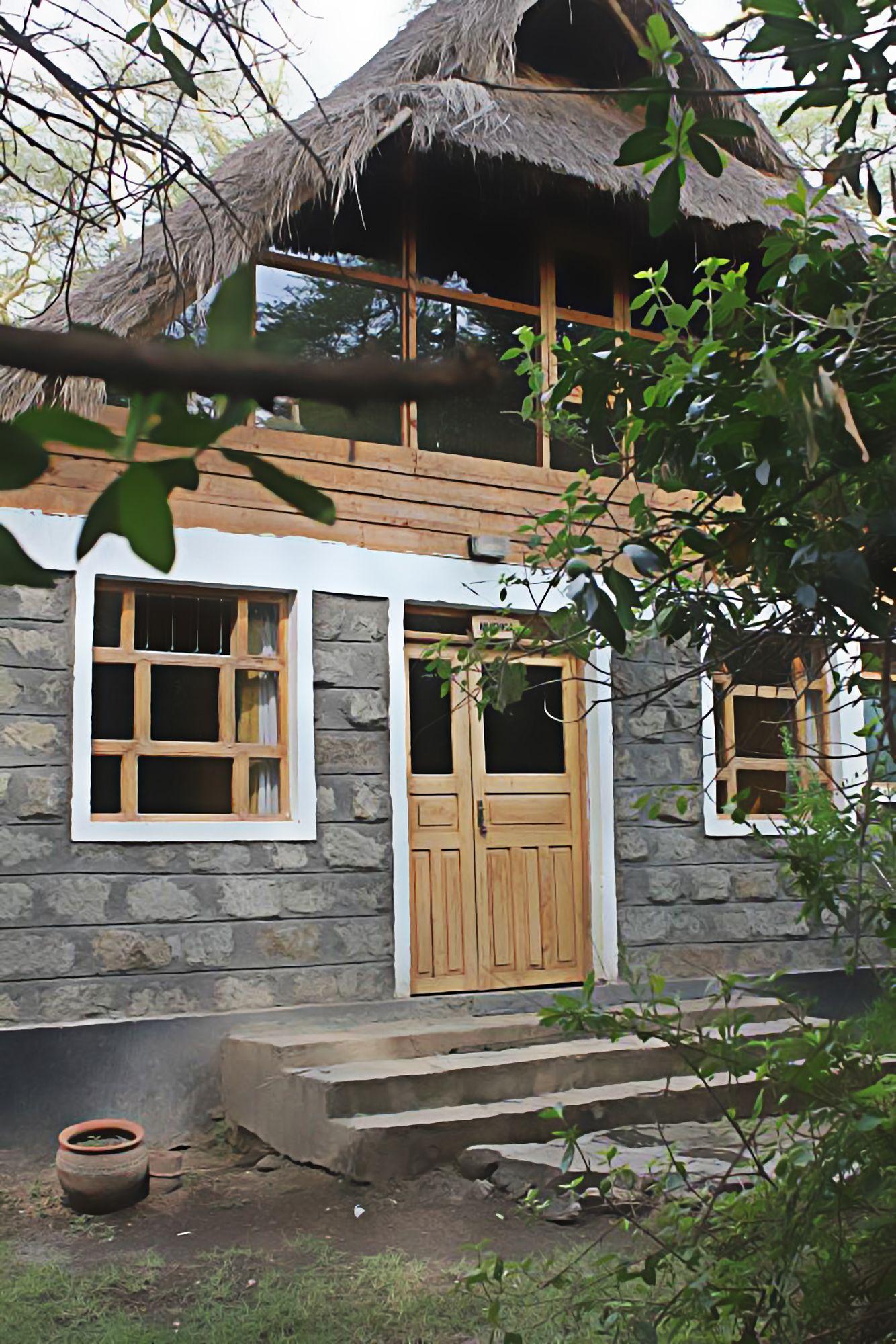 Varios Oasis Eco Camp