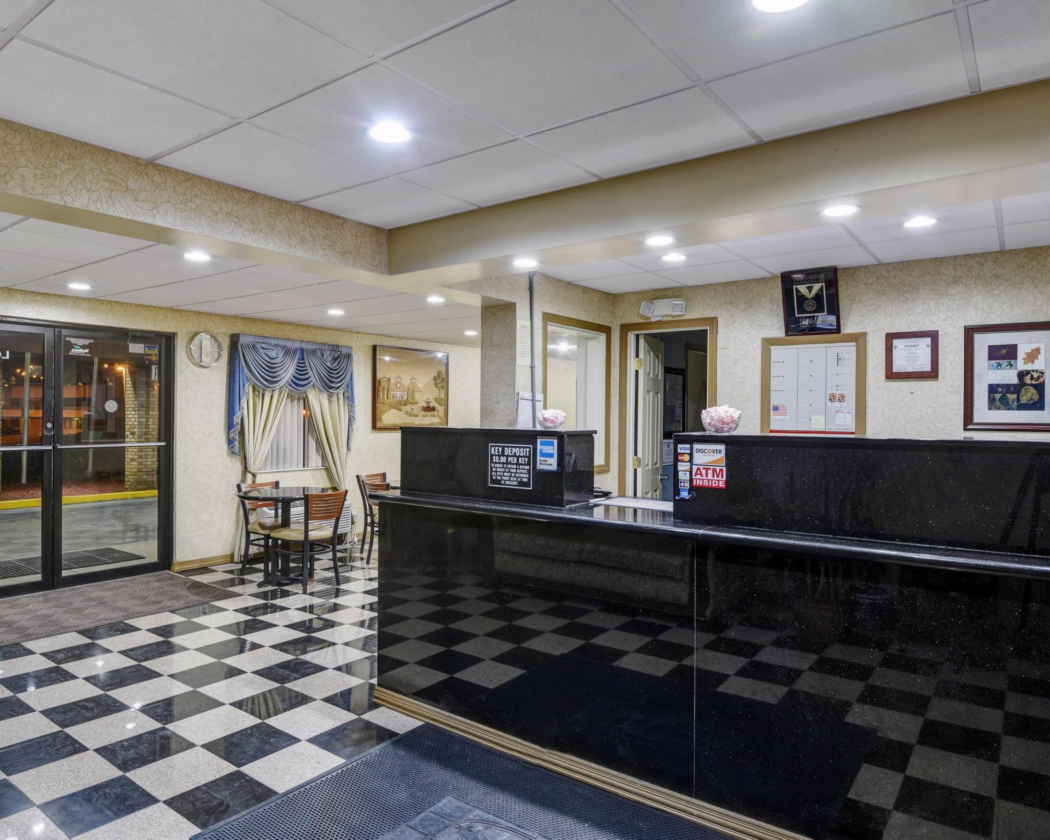 Vista Lobby Econo Lodge Morgantown