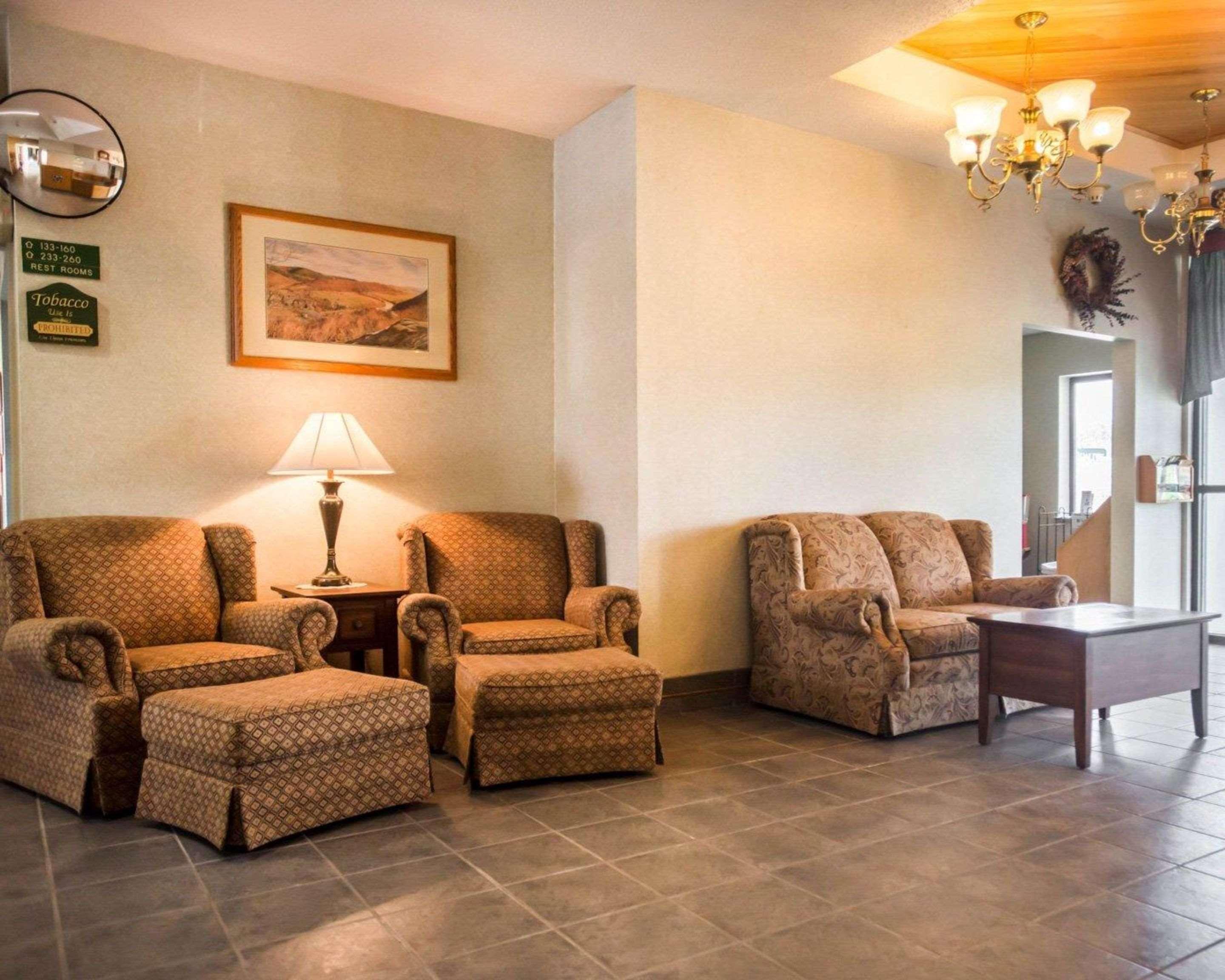 Vista Lobby Quality Inn New Columbia–Lewisburg
