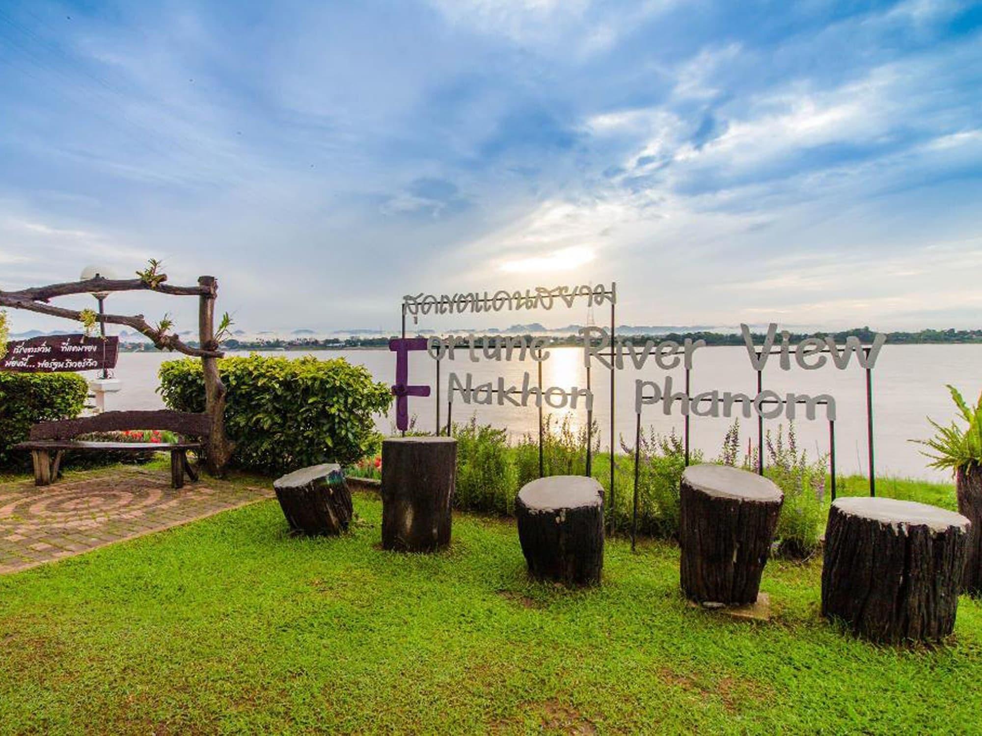 Vista Exterior Fortune River View Hotel Nakhon Phanom