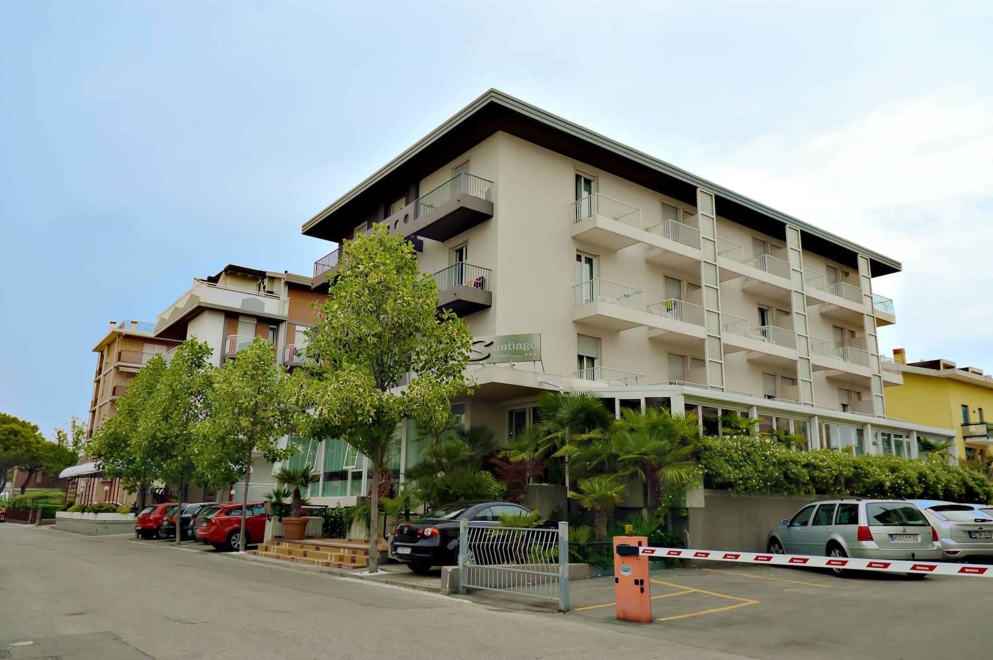 Vista Exterior Hotel Santiago