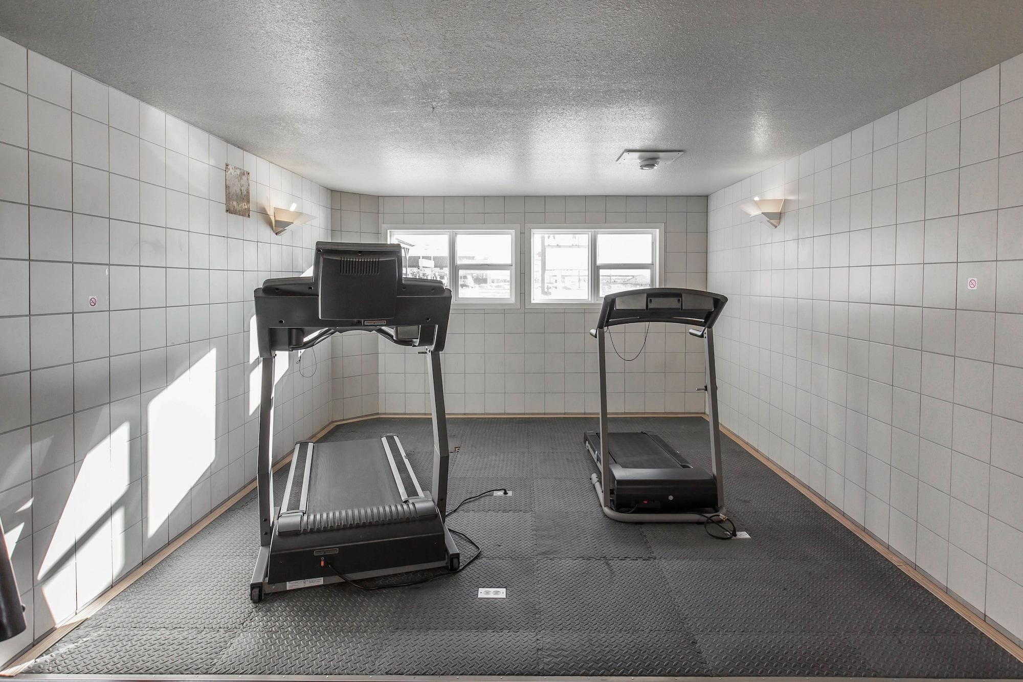 Gimnasio Empire Inn & Suites