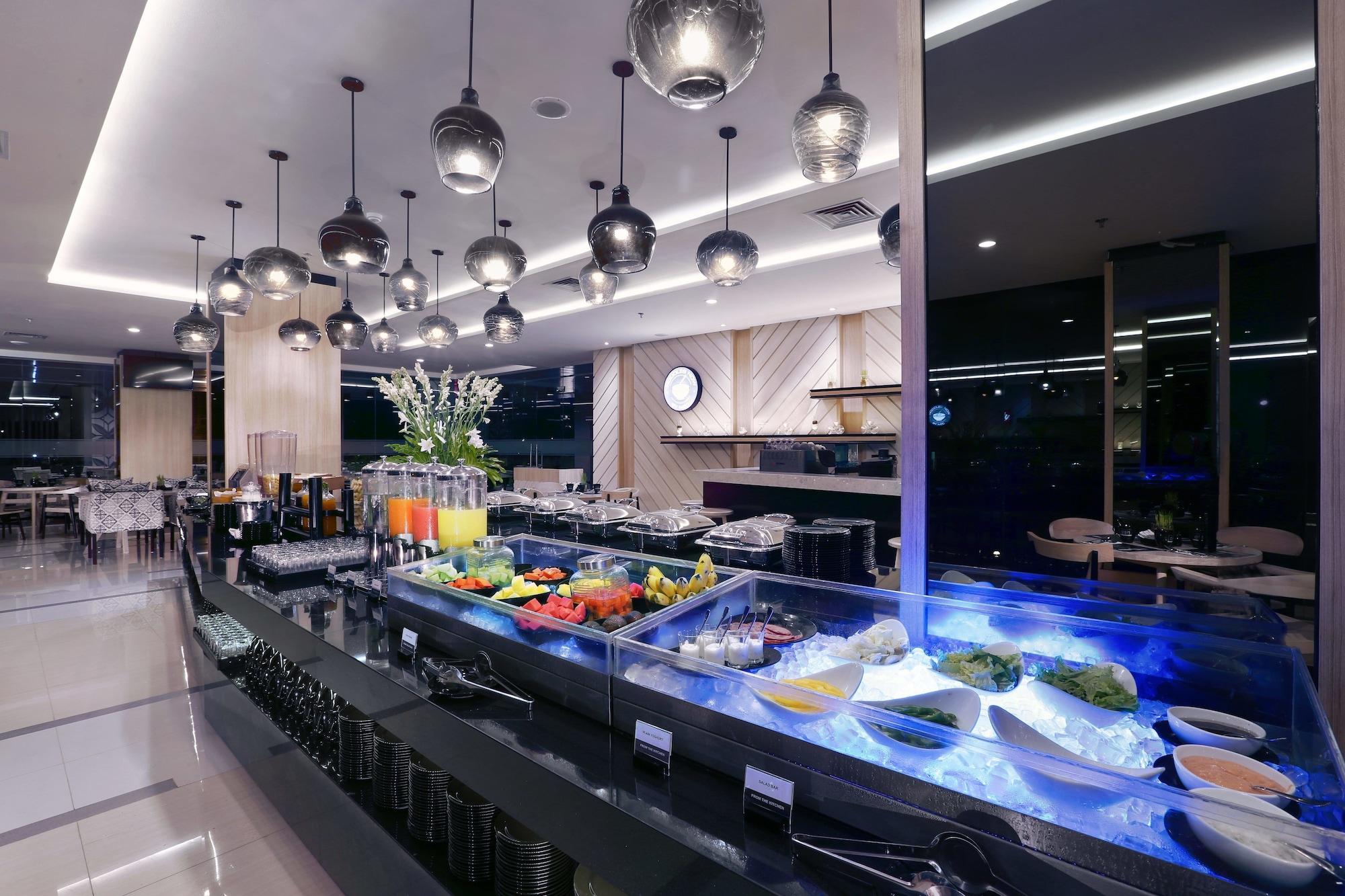 Restaurant Hotel Neo Malioboro by ASTON