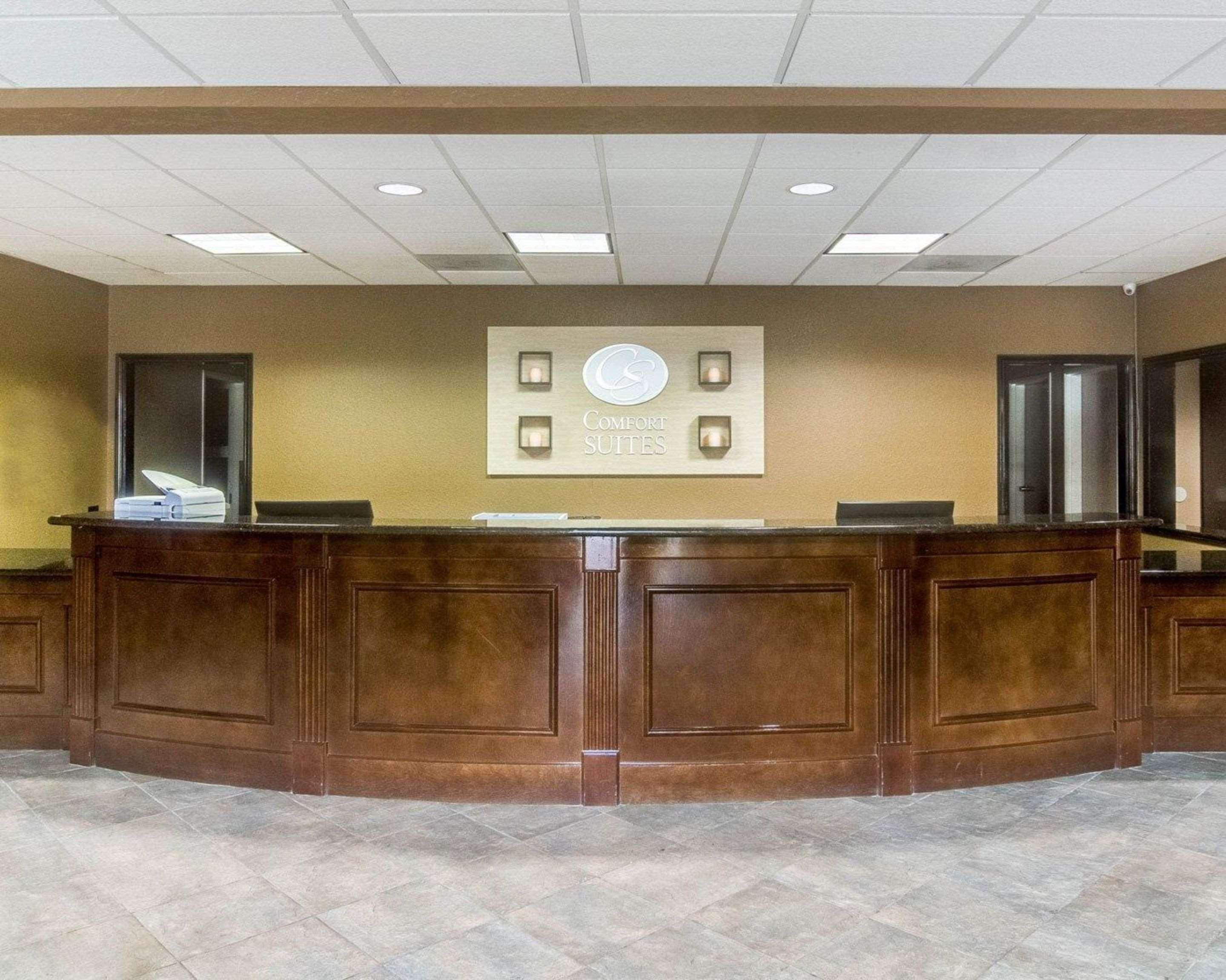 Vista Lobby Comfort Suites Kingwood Houston North