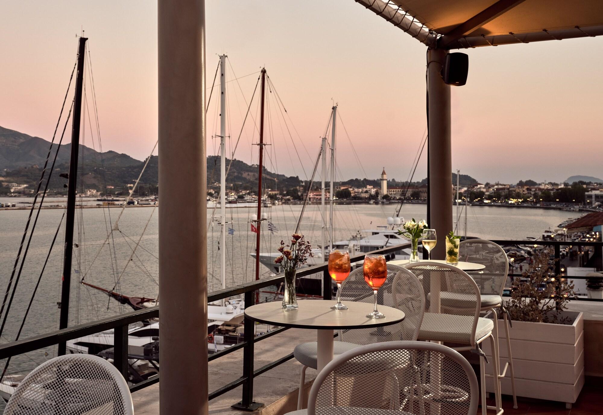 Bar/Salón Hotel Strada Marina