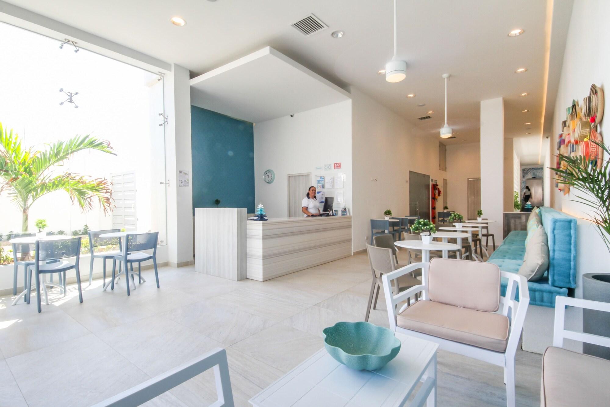 Vista Lobby Azure Lofts & Pool Hotel