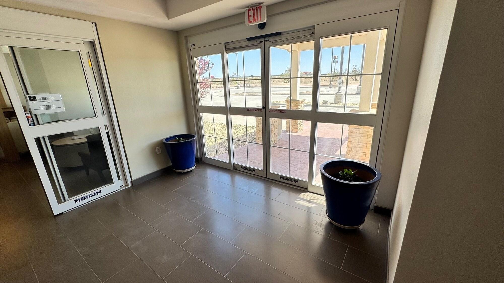 Vista Lobby Permian Studio Apartments