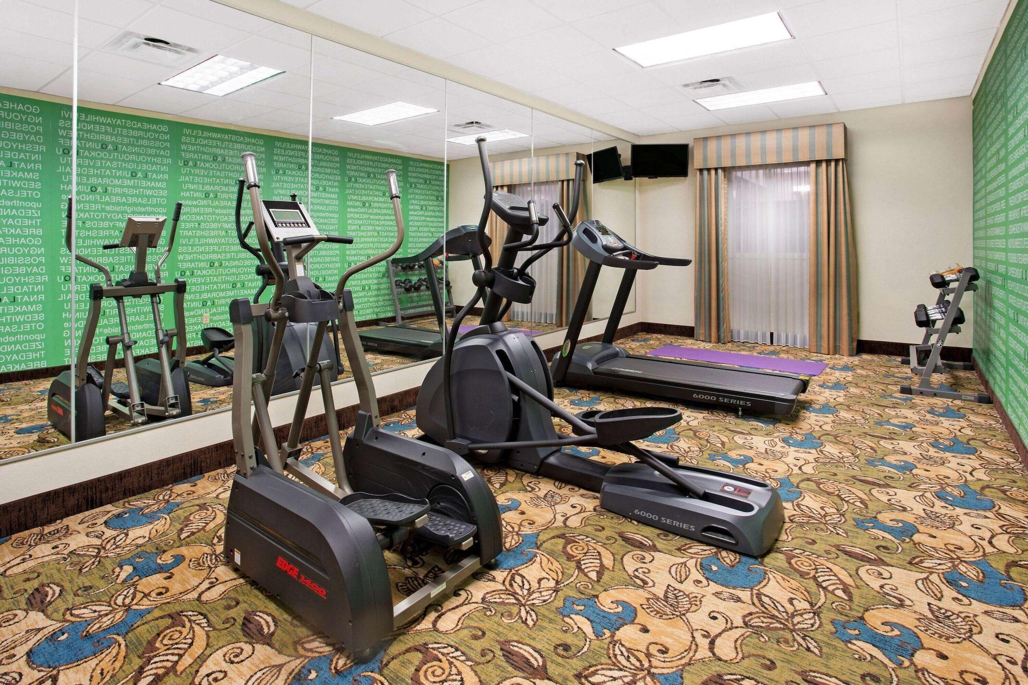 Gimnasio La Quinta Inn & Suites by Wyndham Stonington-Mystic Area
