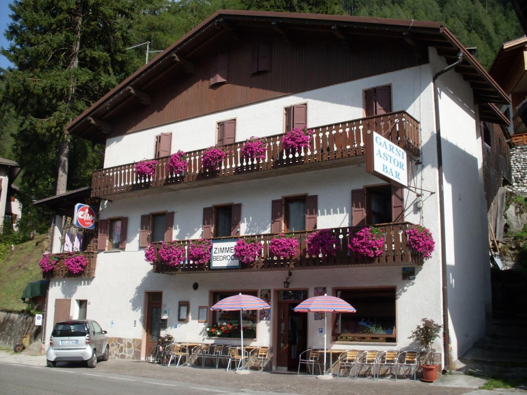 Vista Exterior Garnì Astor
