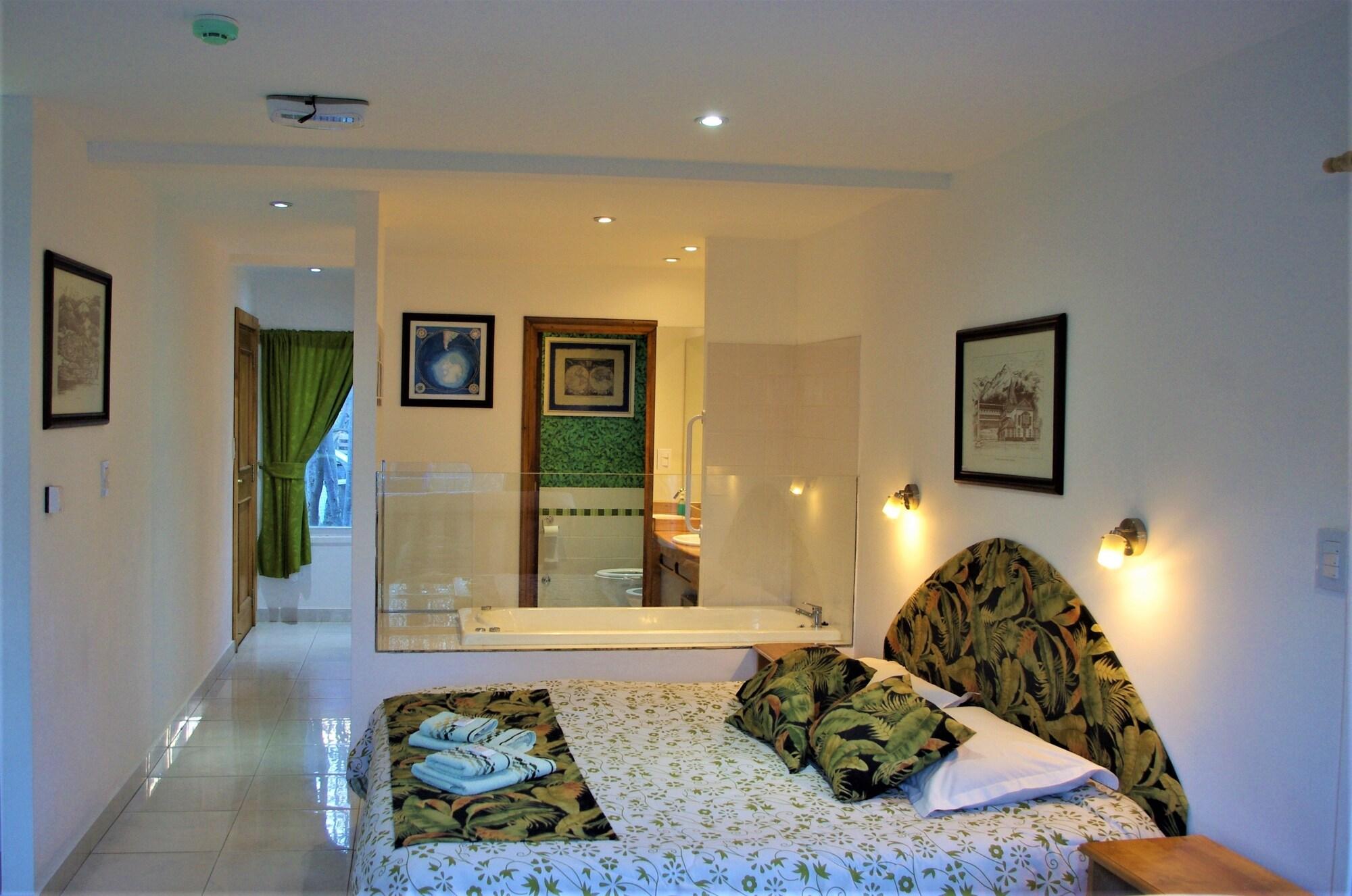 Varios Familia Piatti Suites