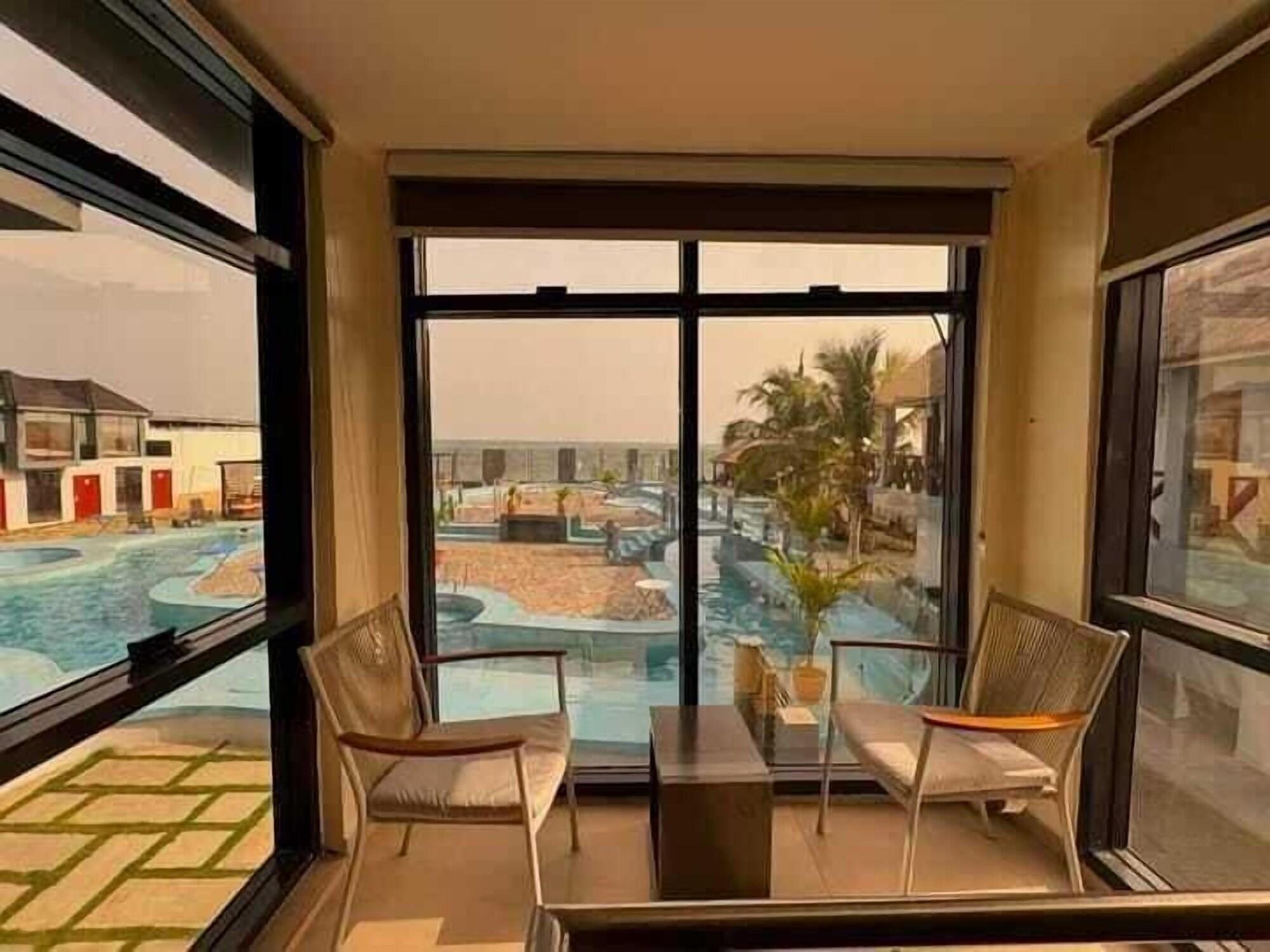 Comodidades del Alojamiento 1 bedroom penthouse on the beach ikate