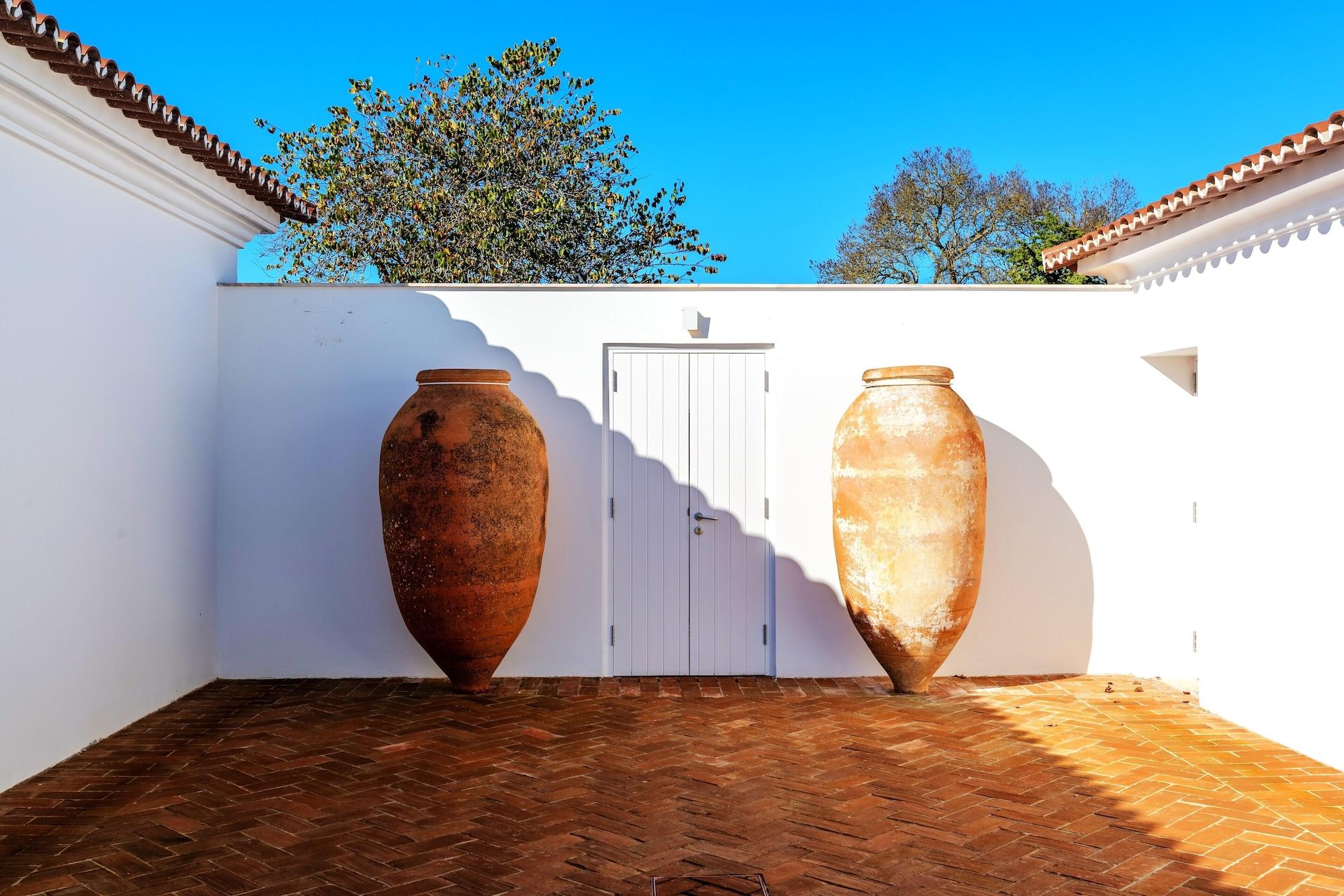 Vista Exterior Cenoura-Brava Villas & Suites.
