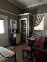 Alquiler Vacacional - Two bedrooms with queen beds 2 sofas and a full size pullout sofa. Antique sofa!