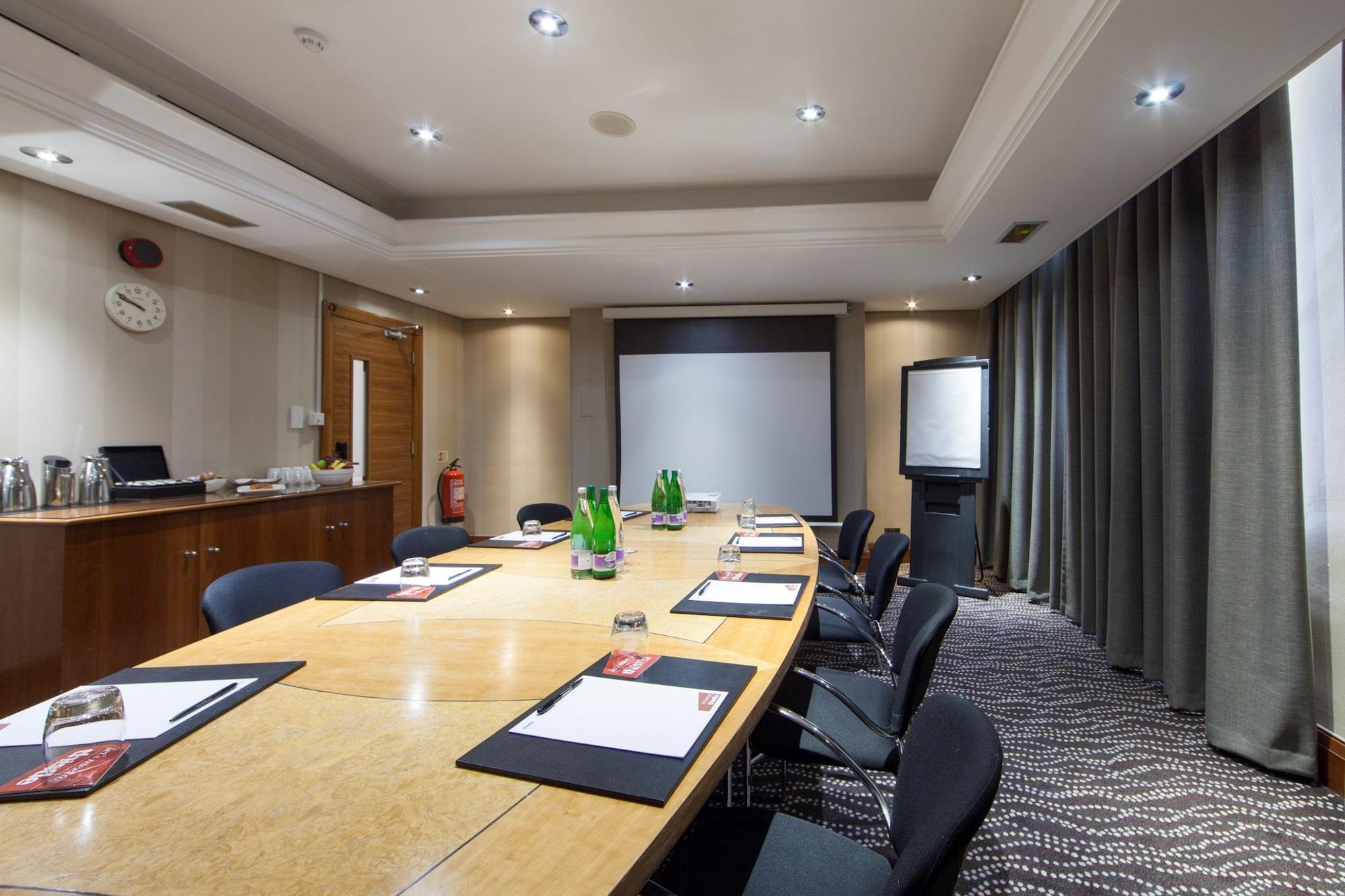 Sala de Reuniones Thistle London Hyde Park Kensington Gardens