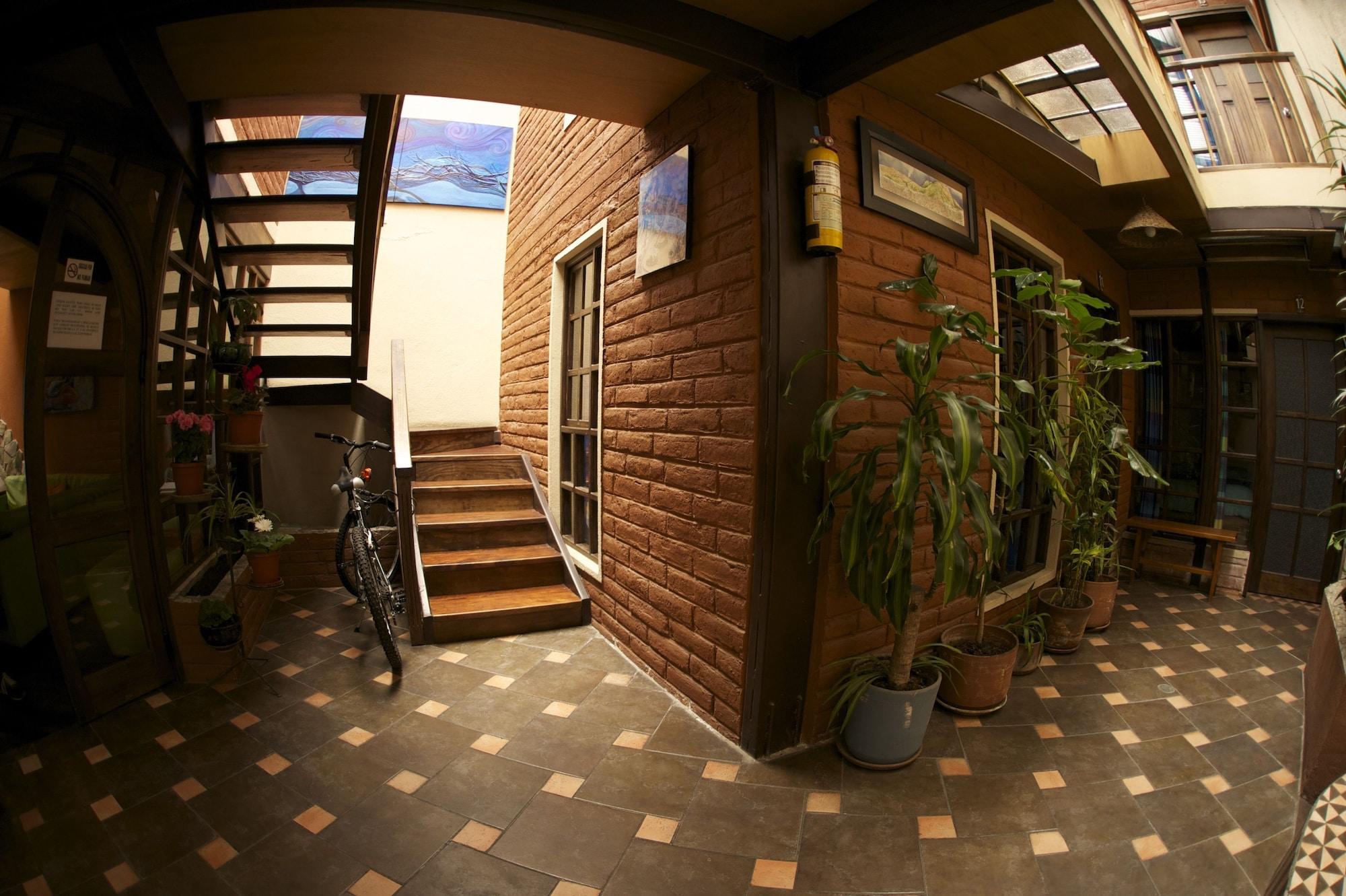 Varios La Casa del Arupo