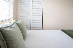 Alquiler Vacacional - Little Havana•Calle 8 -2/1- Near Airport - Fenced Parking -Family Comfy -Laundry