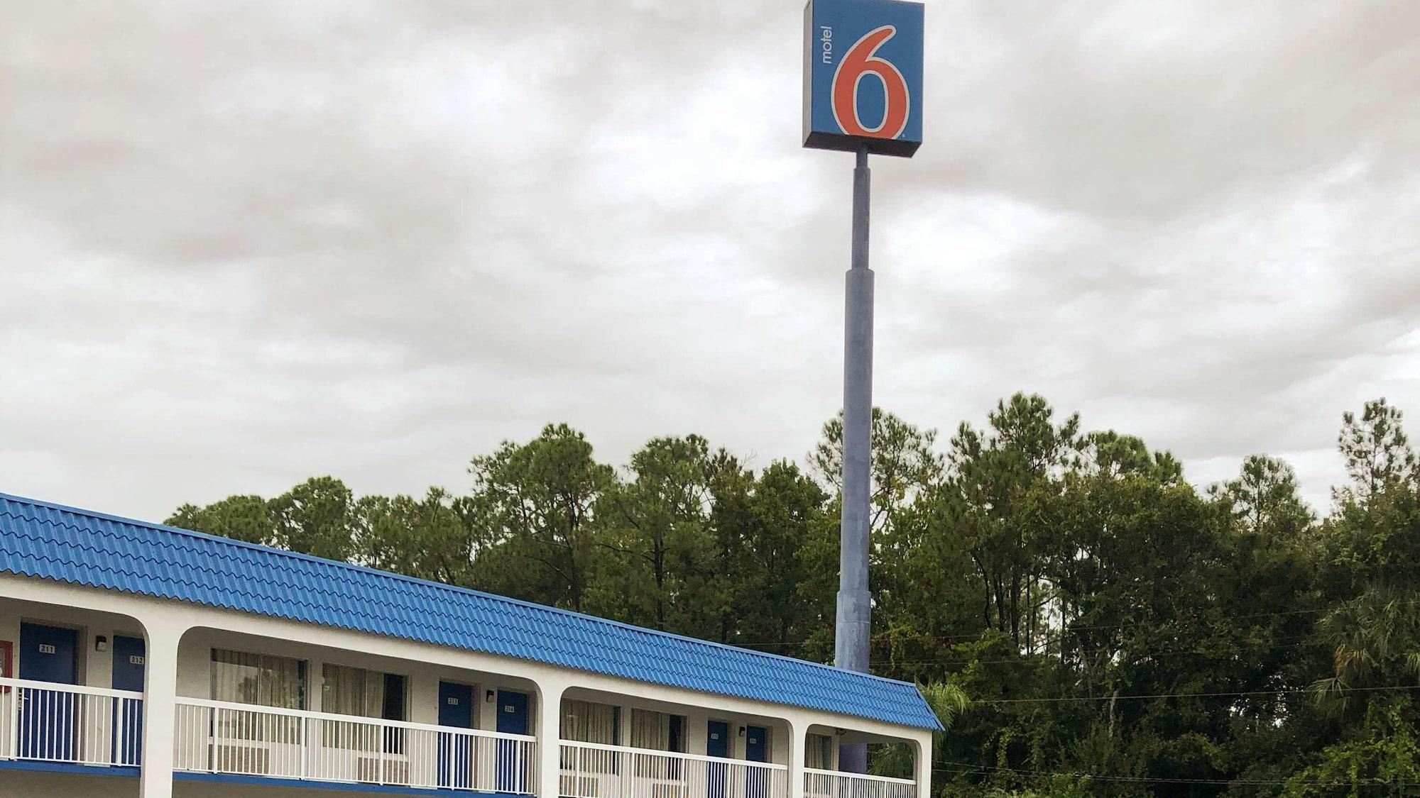 Vista Exterior Motel 6 Daytona Beach, FL - Speedway