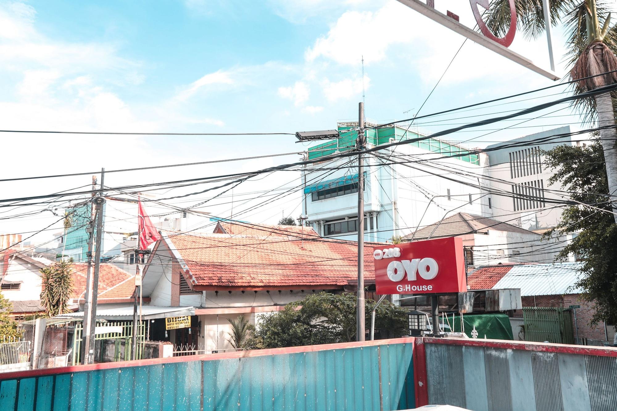 Vista Exterior OYO 208 G House
