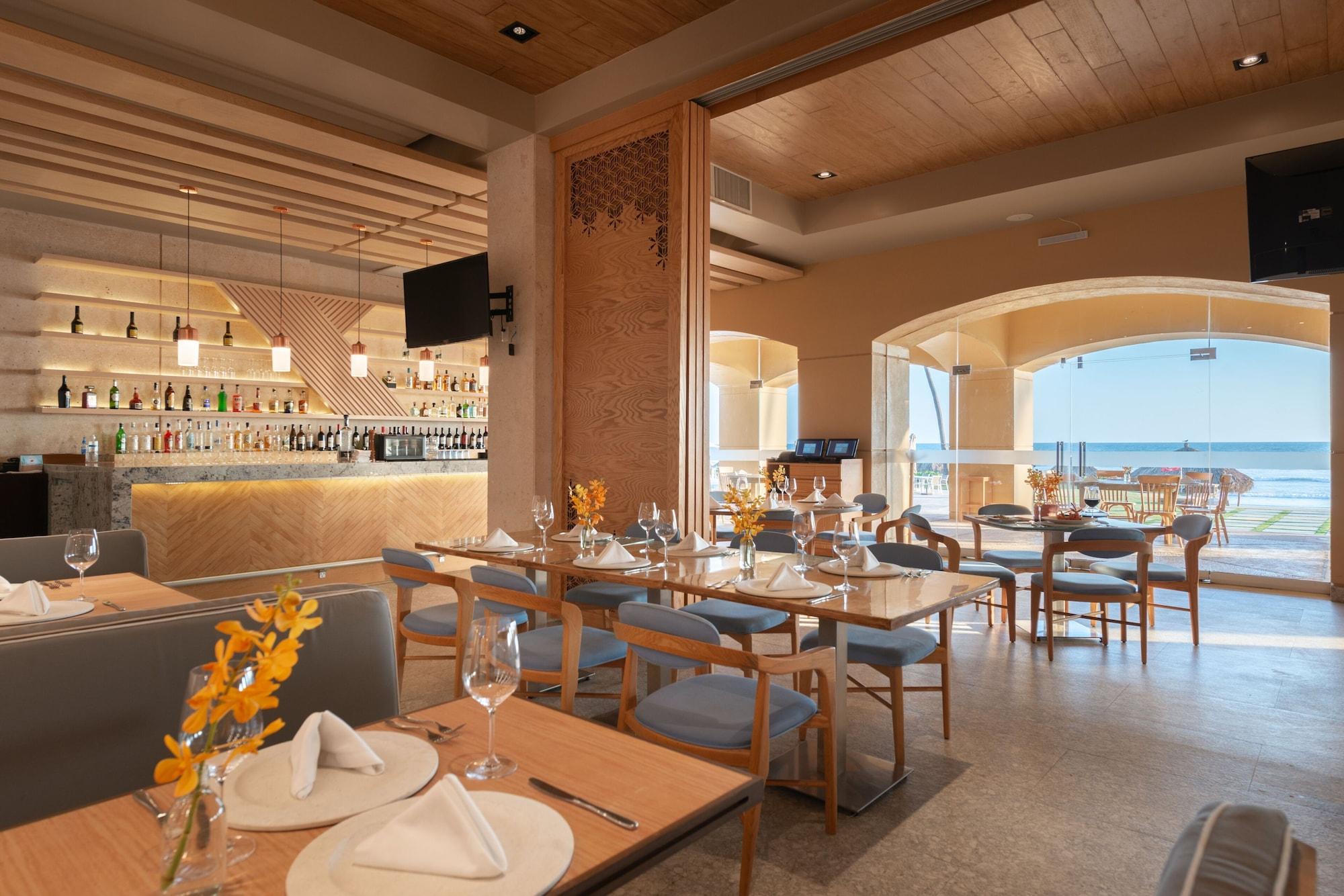 Restaurant Tres Vidas Acapulco Suites