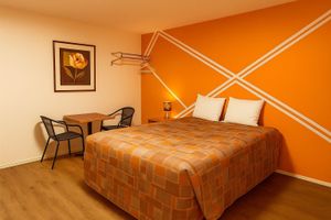 Alojamiento - The Pas Motel