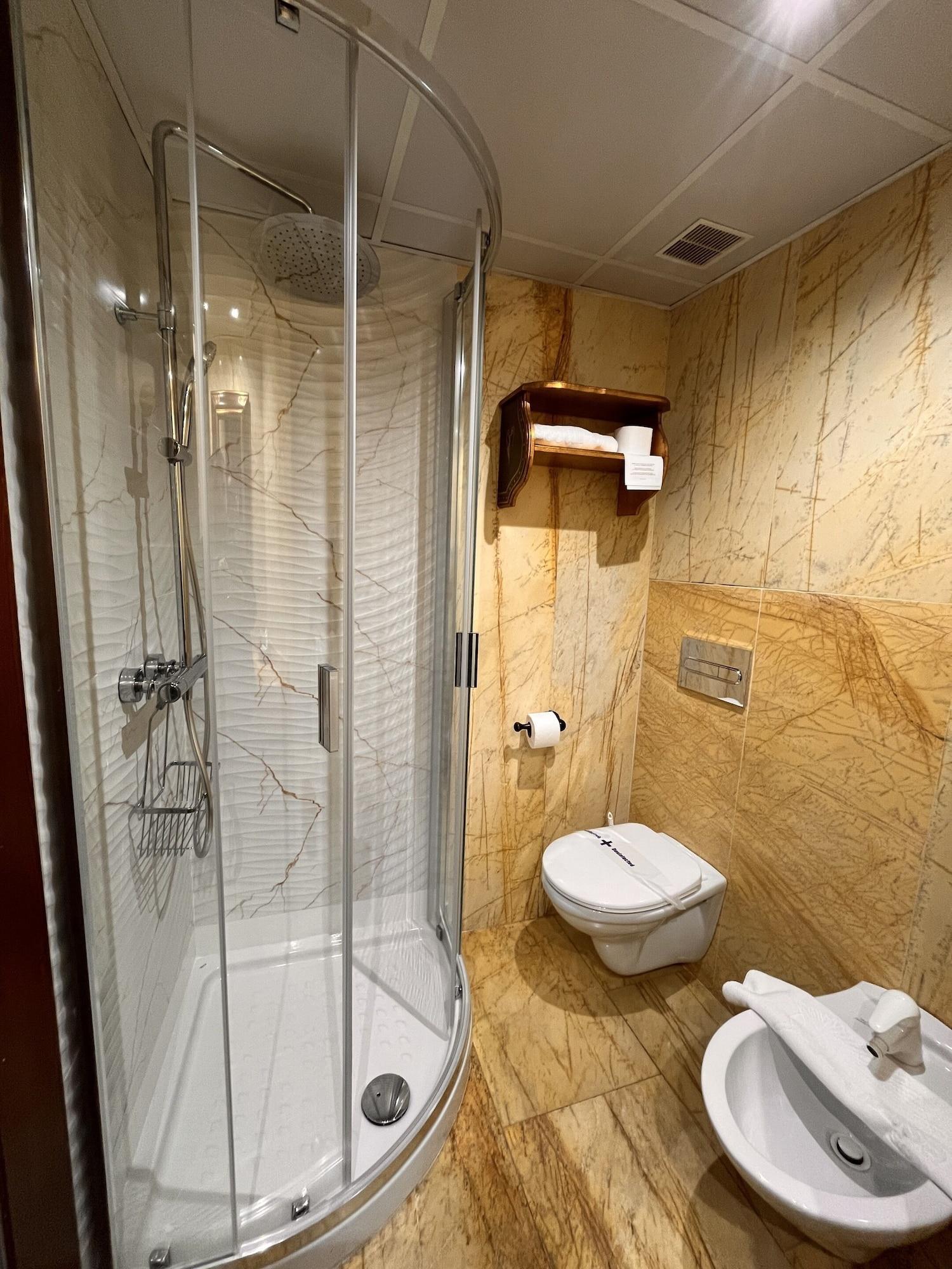 Equipamiento de Habitación Microtel Placentinos