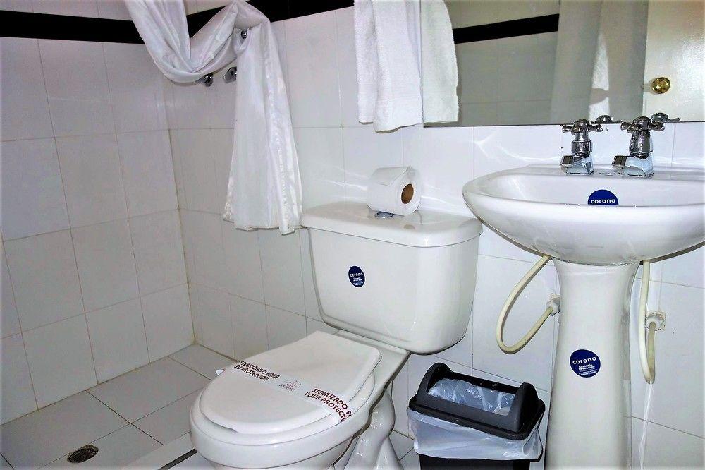 Equipamiento de Habitación Hotel Lourdes Bogota